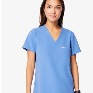 Figs scrub top